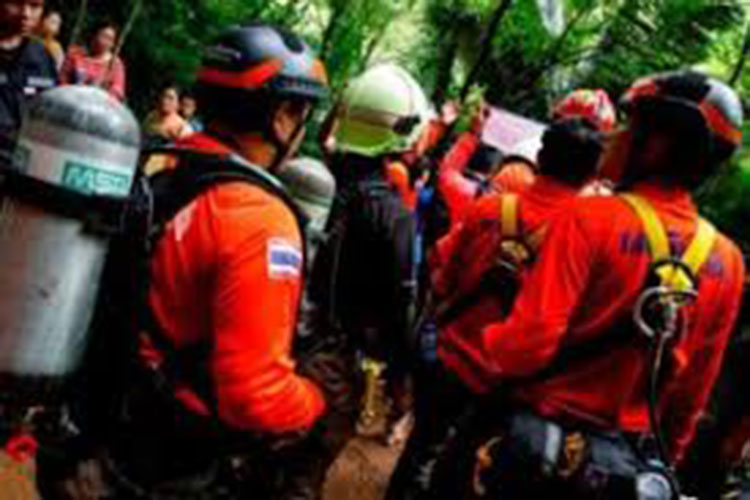 Cuatro heridos por tiroteo en Hong Kong; hay una detenida
