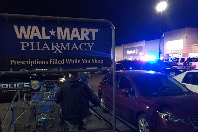 Tiroteo frente a Walmart deja 3 muertos en Alabama