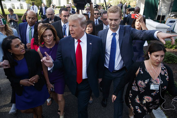 AP VERIFICA: Trump achaca a rivales su política migratoria