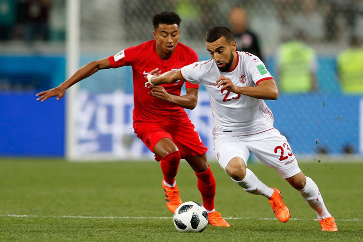 Inglaterra sufre para ganarle a Túnez 2-1