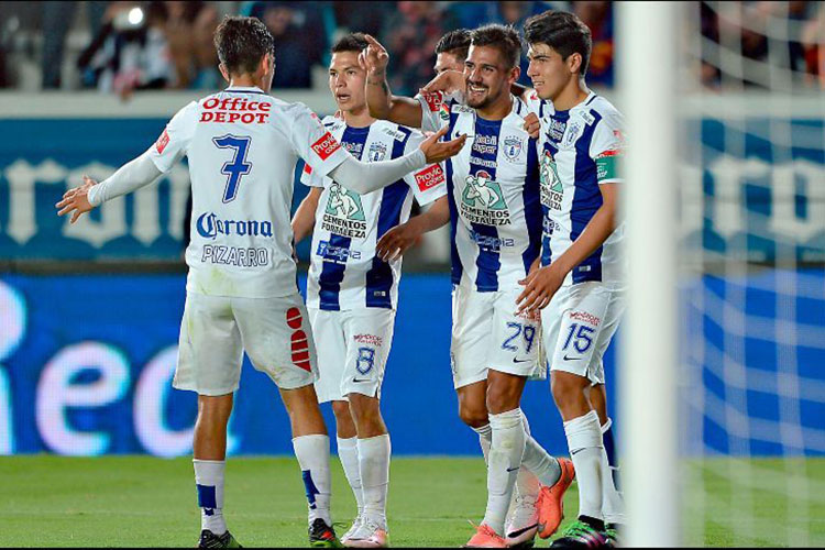 Jugadores del Pachuca reportan para exámenes médicos