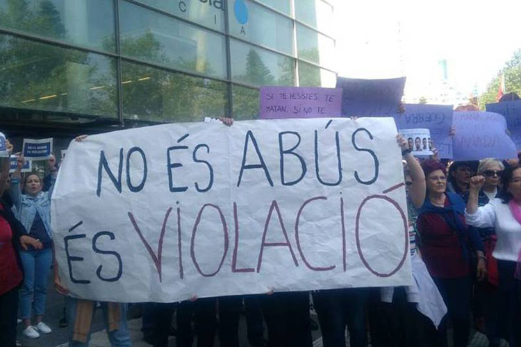 España: Condenan fianza a convictos de abuso sexual