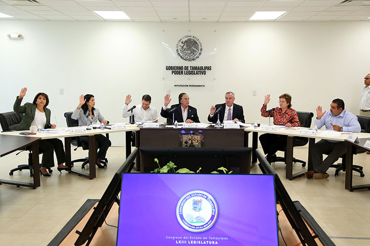 Buscan Diputados implementar “Taxis Rosas” en Tamaulipas