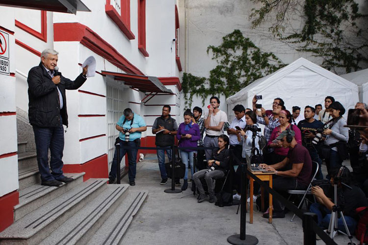 Muestra AMLO depósitos a fideicomiso