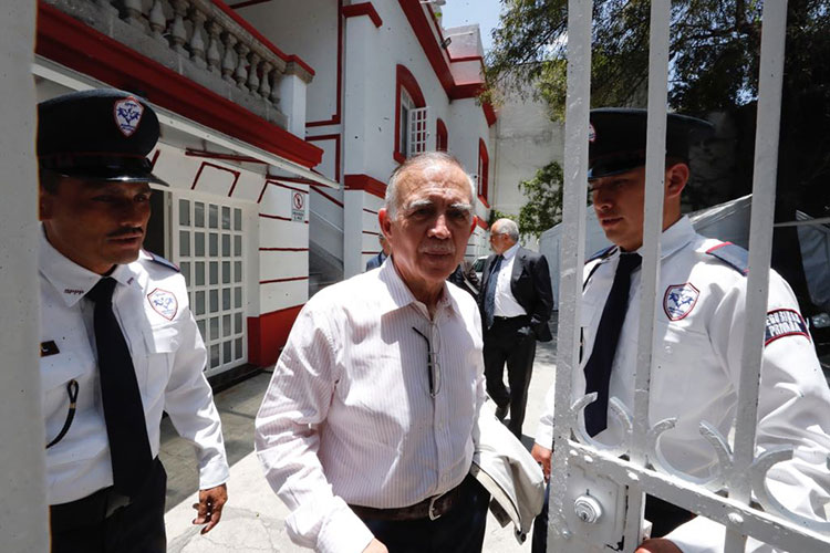 En suspenso, descentralización de gobierno de AMLO