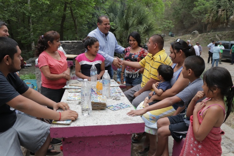 Disfrutan victorenses de lugares turísticos