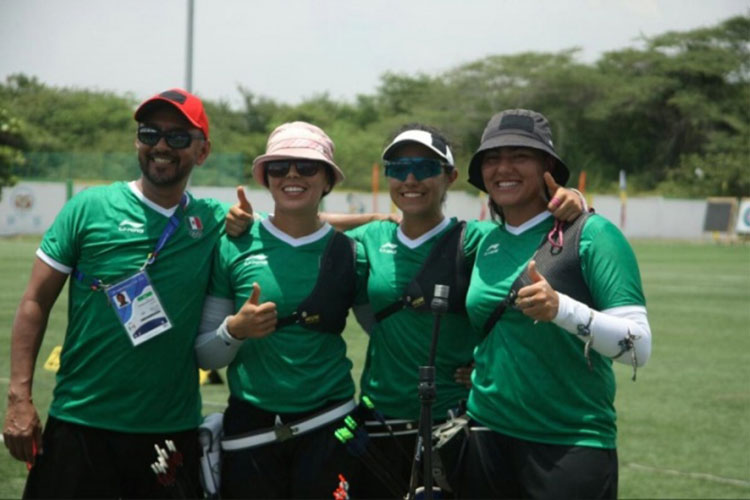Oro para México en tiro con arco recurvo femenil