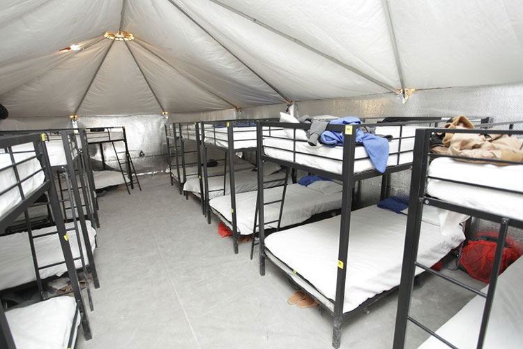 Albergue para menores inmigrantes en Texas seguirá abierto