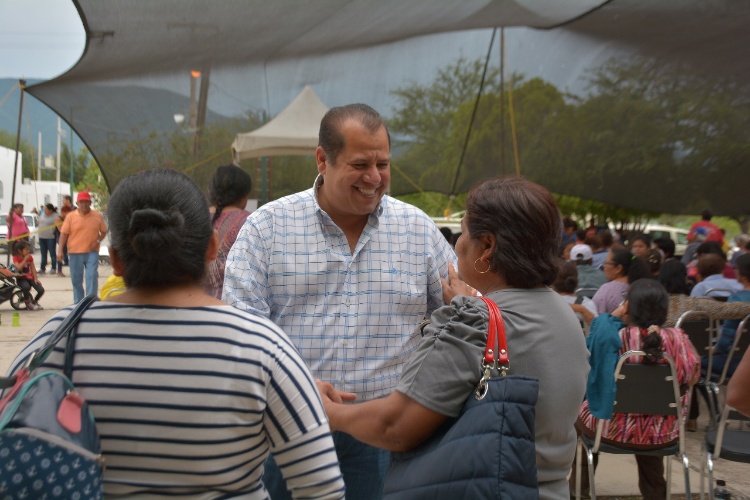 Logra Almaraz 800 empleos más para victorenses