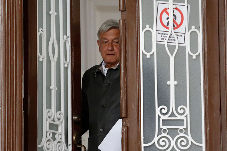 Tras 3 días de vacaciones, AMLO retoma actividades