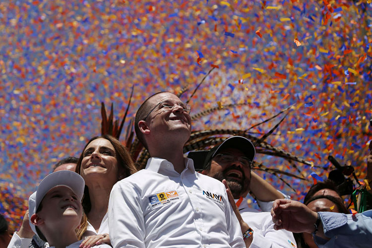 Ricardo Anaya emitirá su voto en Querétaro junto a su esposa