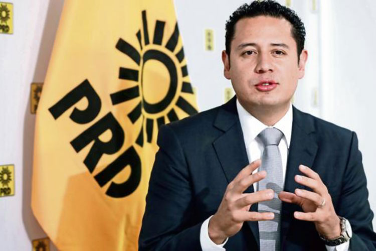 PRDal borde de la desaparición, alerta su secretario general