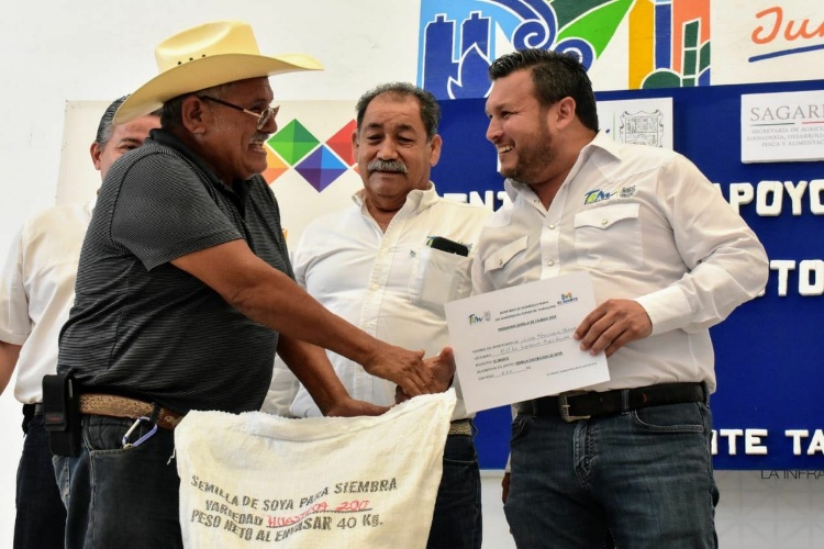 Cerca de 109 tons. de soya dispersa el Gobierno a productores de El Mante