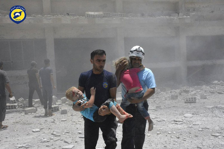 Siria critica evacuación de rescatistas