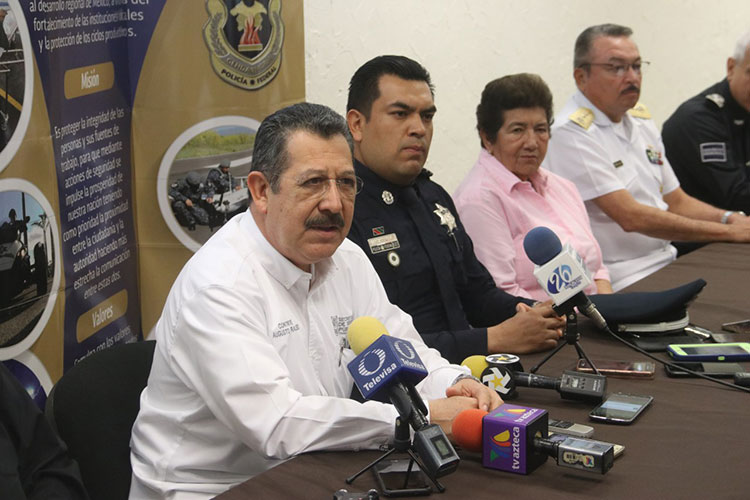 Clausuran ciclo de conferencias impartidas por la Gendarmería