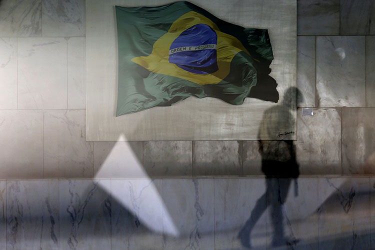 Brasil busca blindar elecciones contra “fake news”