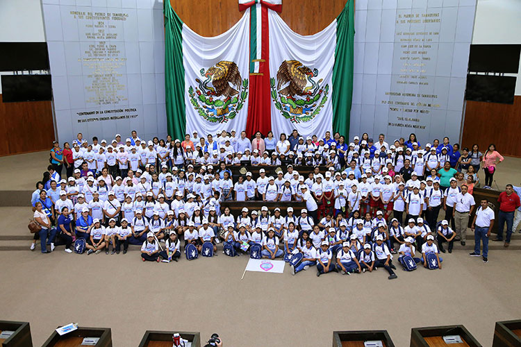 Congreso abre sus puertas a alumnos de seis municipios
