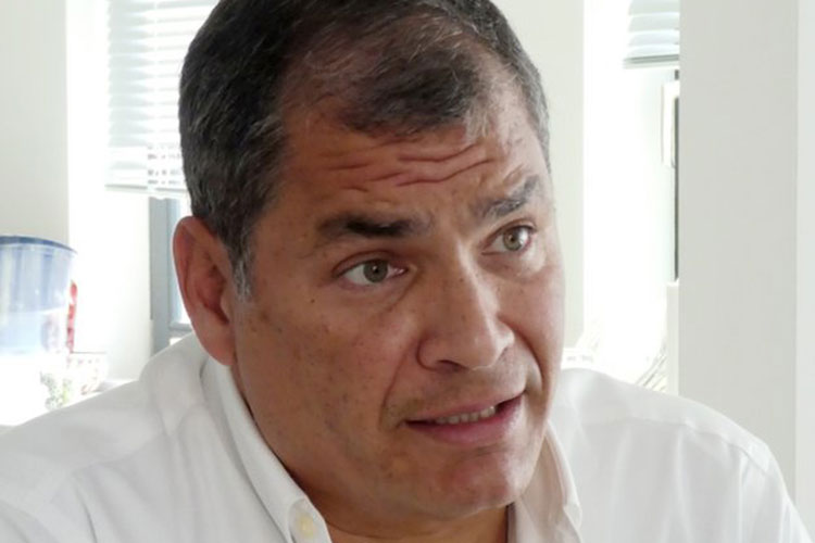 Correa no planea regresar a Ecuador