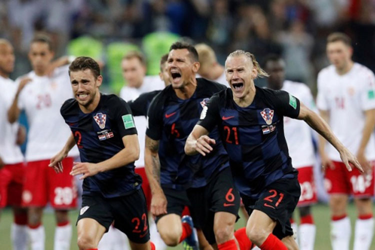 Croacia sufre de más pero avanza a cuartos de final