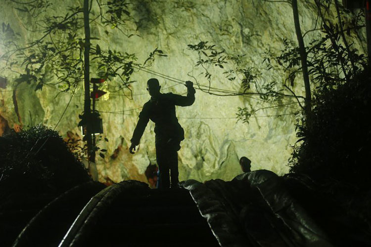 Tailandia: Hallan con vida a niños desaparecidos en cueva