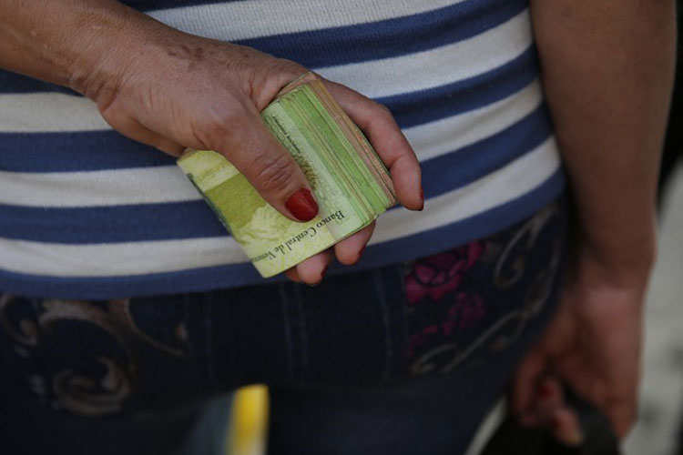 FMI: inflación venezolana 2018 sería de un millón por ciento