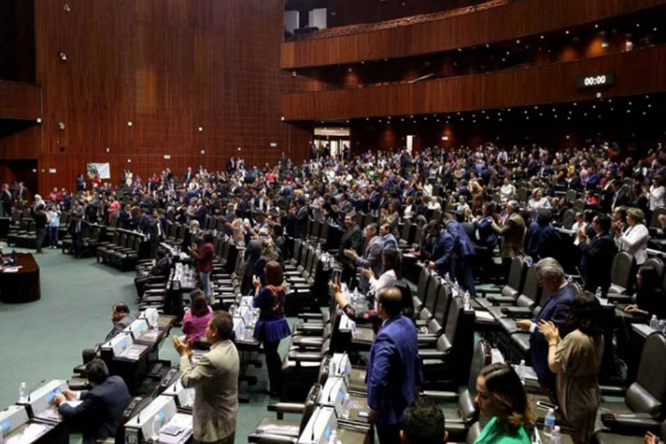 Diputados se despedirán de San Lázaro con más de un millón de pesos