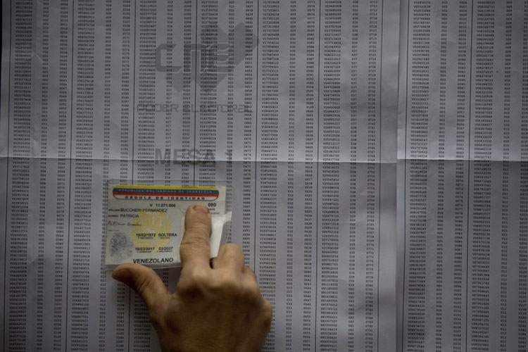 Venezuela convoca a elecciones municipales para diciembre