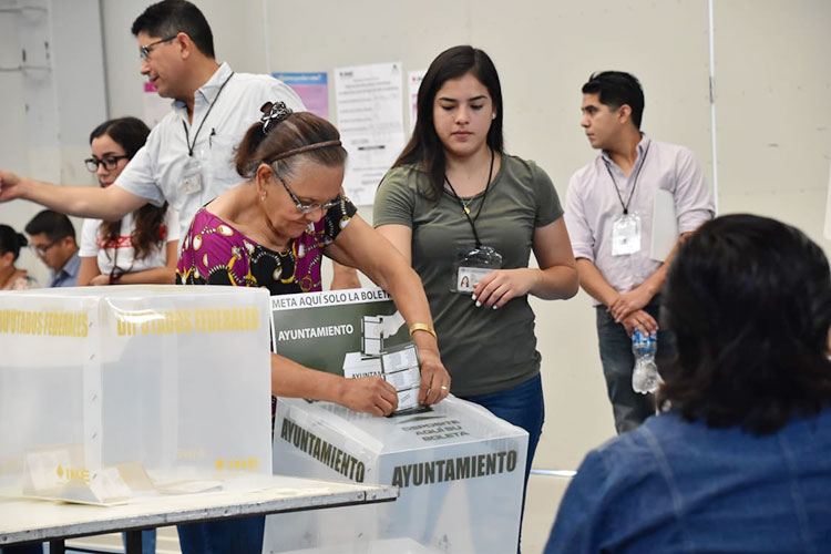 El control de la votación la tomó el ciudadano: Chávez