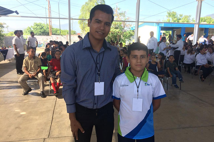 Otorga CONAFE beca a niño “genio” de Hidalgo