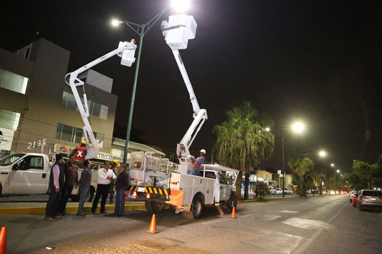 Instalan lámparas led en más puntos de la Ciudad