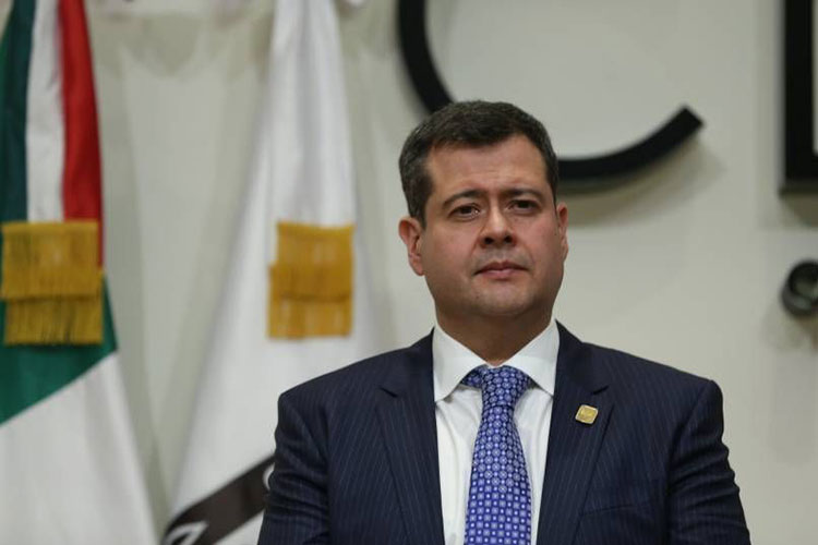 Amieva reconoce función social de abogados en México