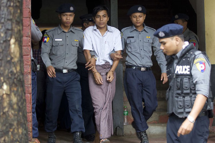 Periodistas de Reuters enjuiciados en Myanmar