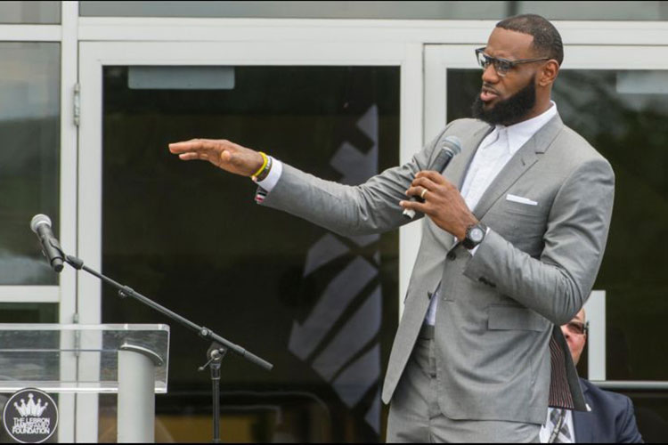 LeBron James acusa a Trump de “usar el deporte para dividir” a EU