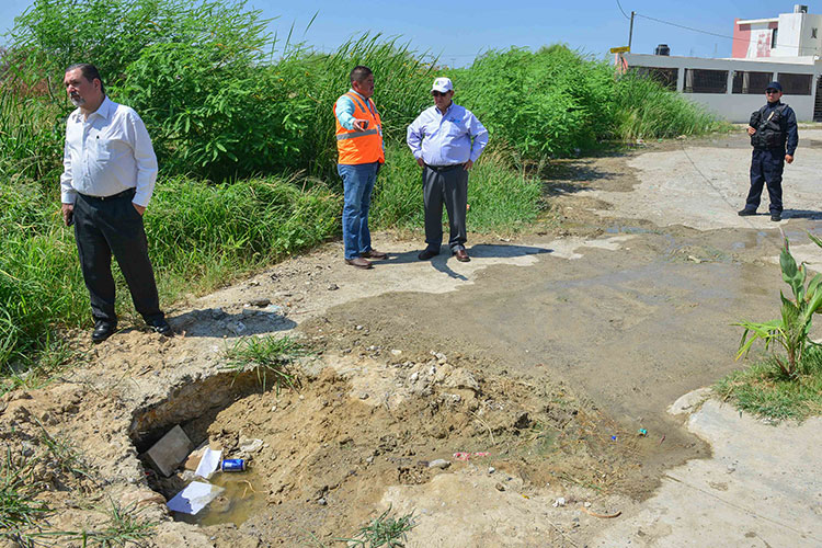 Atienden denuncias de fugas de agua en Los Olivos I, II y El Nogal