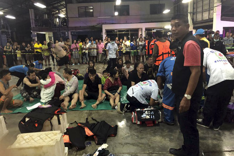 49 desaparecidos en naufragio de dos botes en Tailandia