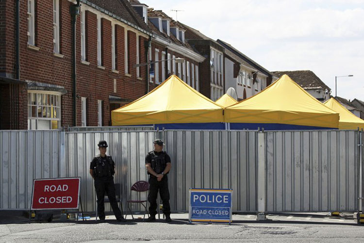 Policía inglesa: novichok podría durar 50 años bien sellado