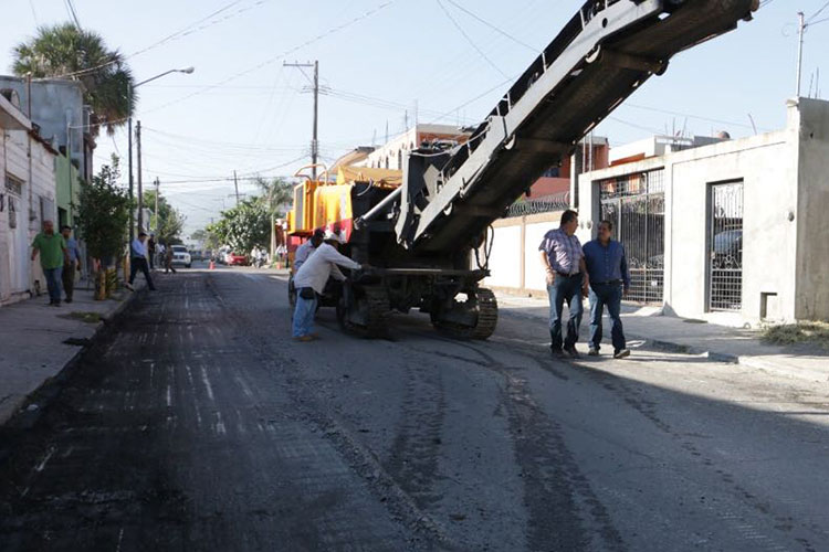 Avanza Municipio con trabajos de rehabilitación de pavimentos