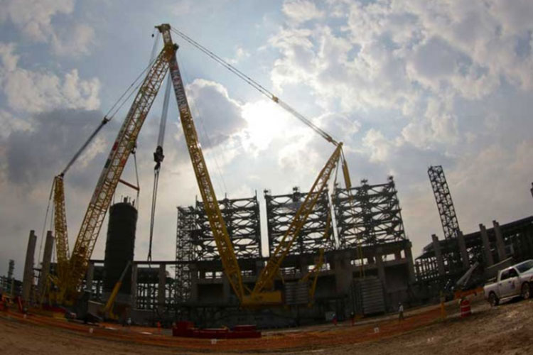 Piden cambio de modelo en refinerías; operan al 40%