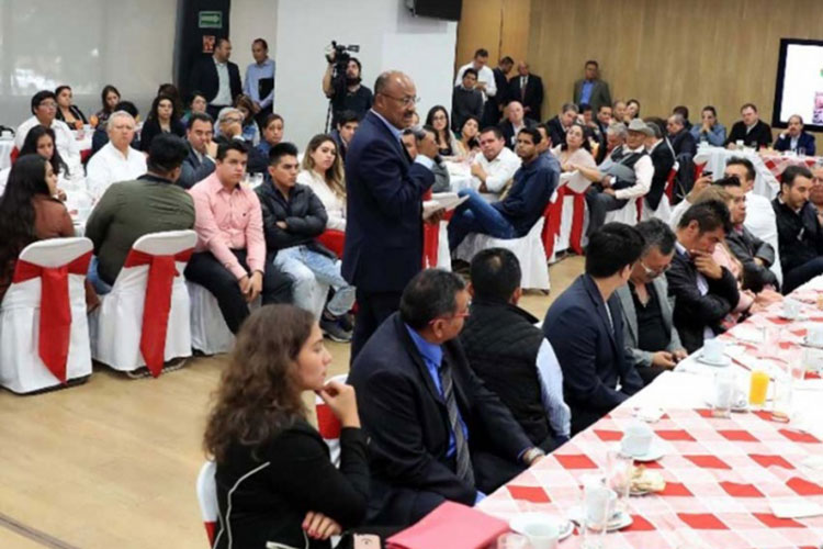 Llama René Juárez a diagnóstico realista para renovar al PRI