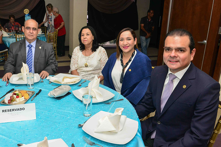 Se comprometen rotarios a continuar trabajando con el gobierno municipal