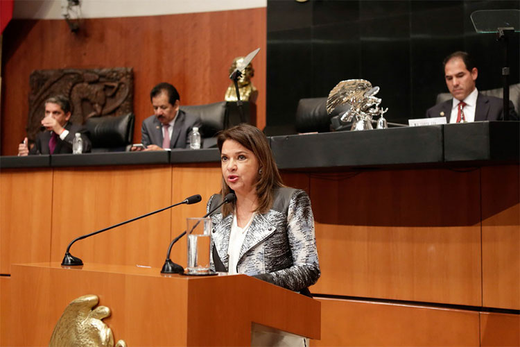 Preparan senadores entrega recepción