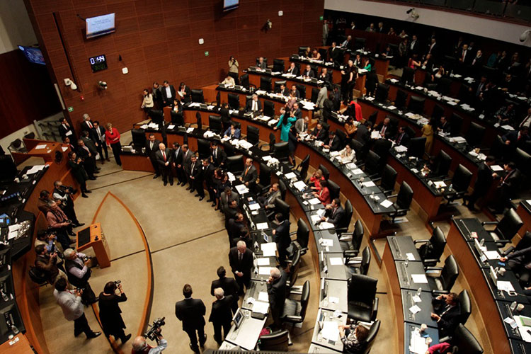 Derrochó el Senado más de mil mdp en asesores durante 2017