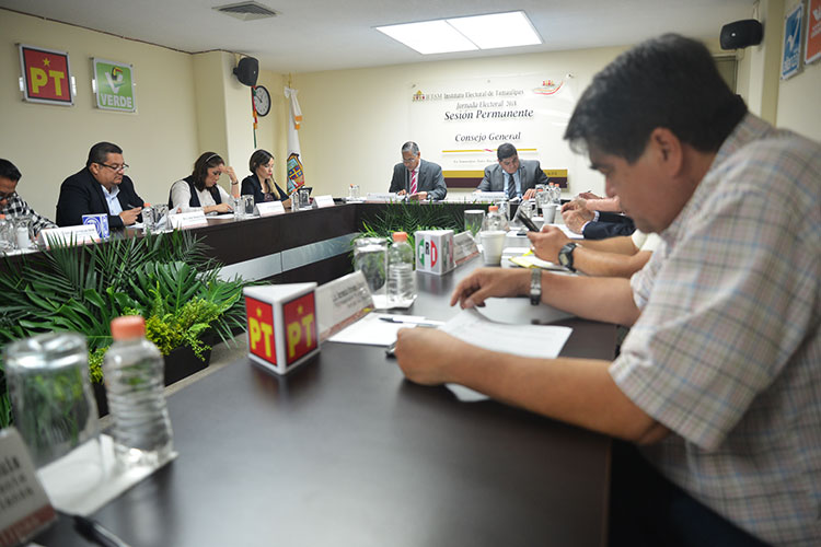 El control de la votación la tomó el ciudadano: Chávez