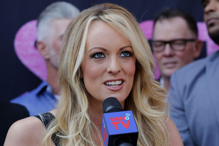 Abogado: Stormy Daniels, detenida en club striptease de Ohio