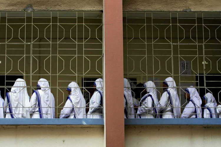 Lanzan operativo contra congregación de Madre Teresa por venta de bebé