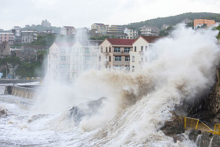 Tifón María causa estragos en Taiwán y China
