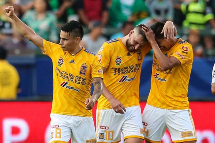 Tigres exhibe a Santos y es Campeón de Campeones