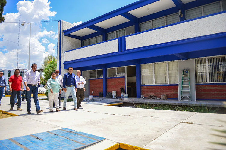 Recorren autoridades planteles donde el ITIFE construye obras