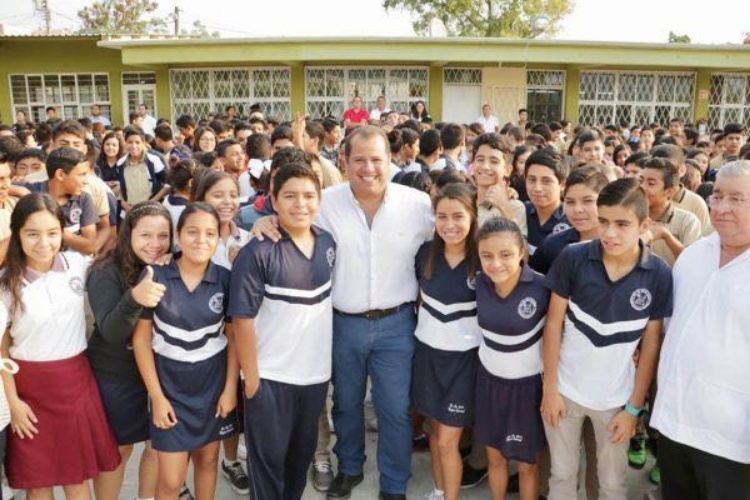 Inicia municipio victorense entrega de obras escolares