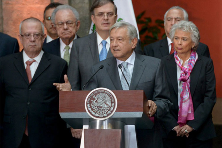 Elba Esther no va a trabajar en el próximo gobierno: López Obrador